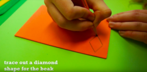 Want an easy Thanksgiving craft you can do with the kids that doubles as a DIY Thanksgiving napkin ring? This cute turkey craft is the perfect homemade Thanksgiving napkin ring! #Thanksgiving #DIY #Autumncraft #holidays #Thanksgivingtable #Thanksgivingdecorations