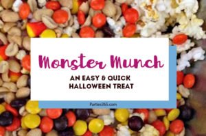 Looking for an easy Halloween Treat for an upcoming Halloween Party? This Monster Munch is spook-tacular and sure to please! Halloween Treats | Halloween Party Food | Halloween Popcorn