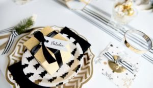 Looking for inspiration for your Christmas Party decor? We have 4 fabulous Christmas Party Plate ideas you'll absolutely love! From buffalo plaid to a cheery Santa, you'll want to check out these Christmas party supplies! #Christmas #holidays #partyplates #Christmasdecor #parties365