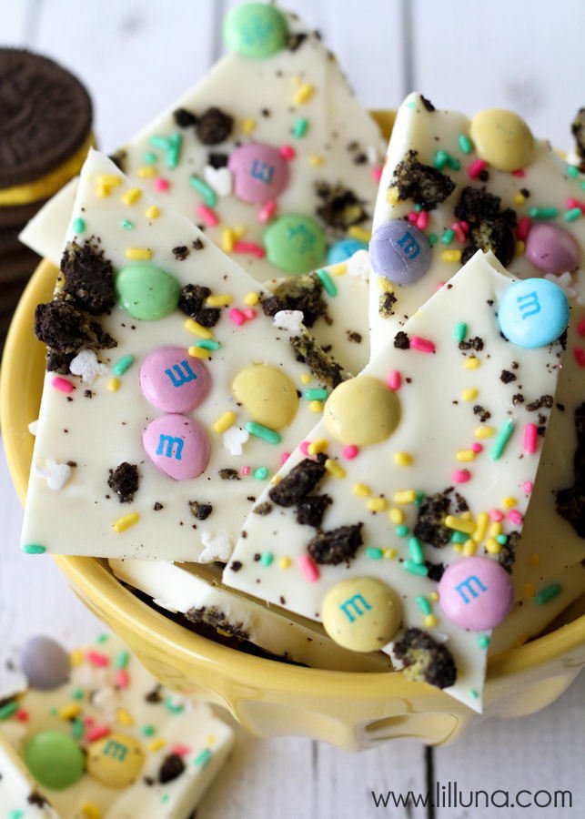 Easter oreo bark dessert