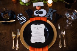Looking for a fun and spooky Halloween Tablescape Ideas and Centerpieces? This Halloween table setting would be perfect for a dinner party or an everyday display. #Halloween #HalloweenDecor #Tablescape #Centerpiece #HalloweenParty #Parties365