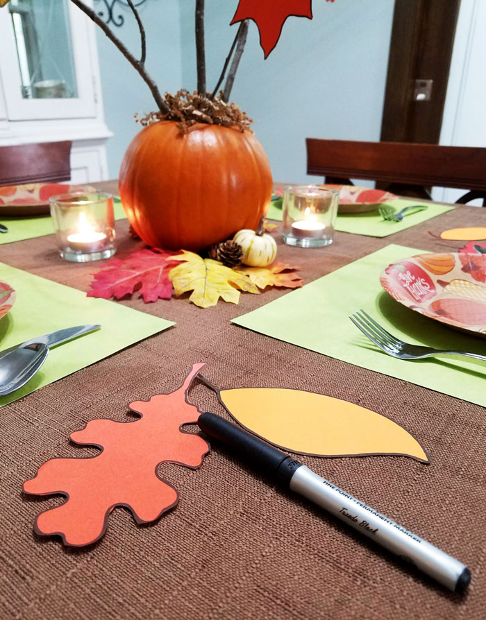 printable fall leaves for thanksgiving table