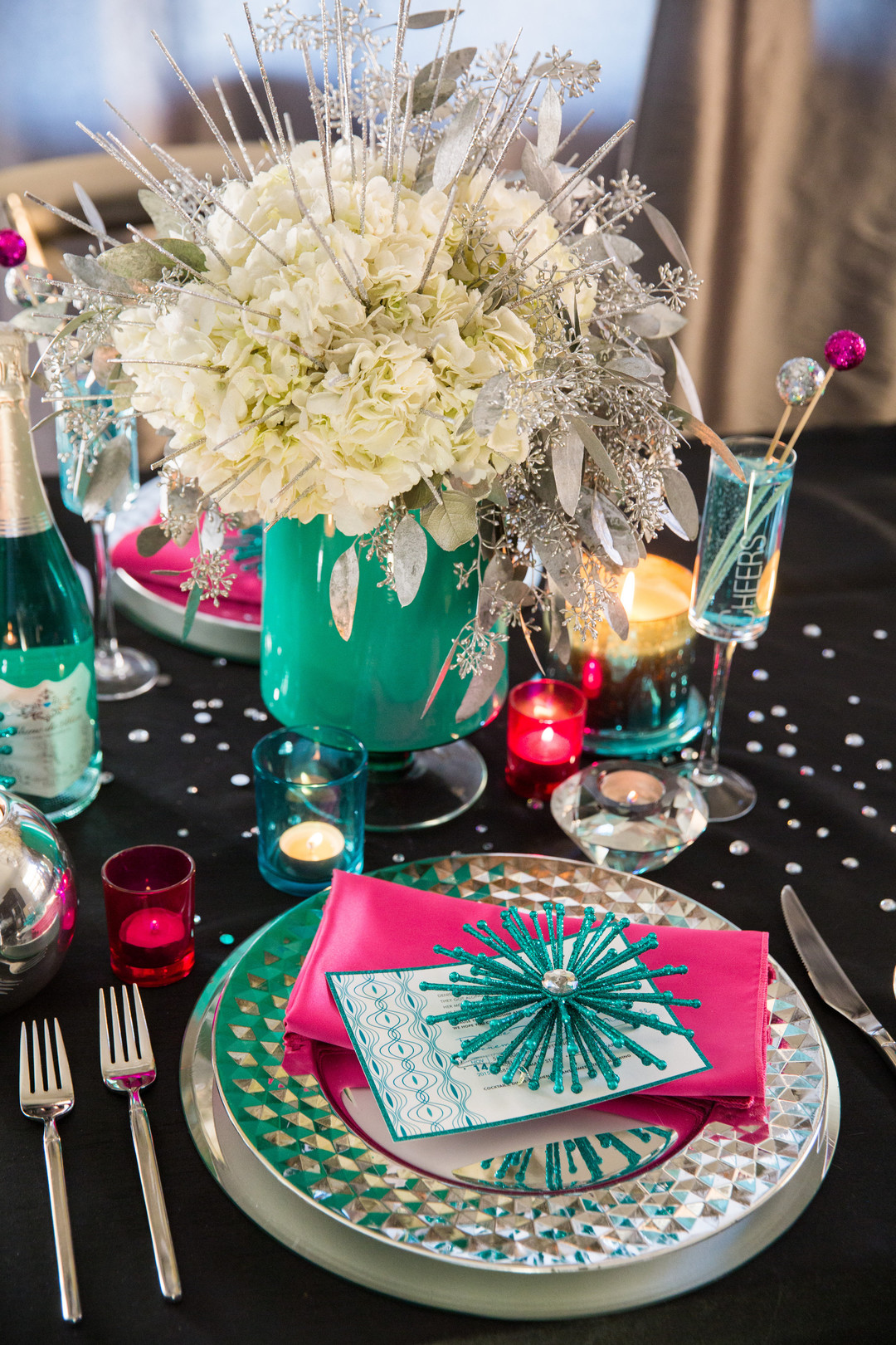teal, hot pink and silver New Year's table decor