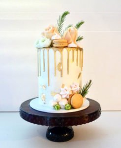 A fabulous 40th birthday party idea for women is a wine tasting party! Check out the decorations, cake, appetizers and even download a printable wine tasting card! #40thbirthday #wine #winetasting #printable #birthday