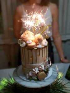 A fabulous 40th birthday party idea for women is a wine tasting party! Check out the decorations, cake, appetizers and even download a printable wine tasting card! #40thbirthday #wine #winetasting #printable #birthday