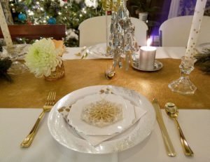 A fabulous 40th birthday party idea for women is a wine tasting party! Check out the decorations, cake, appetizers and even download a printable wine tasting card! #40thbirthday #wine #winetasting #printable #birthday