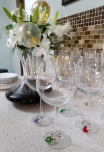 A fabulous 40th birthday party idea for women is a wine tasting party! Check out the decorations, cake, appetizers and even download a printable wine tasting card! #40thbirthday #wine #winetasting #printable #birthday