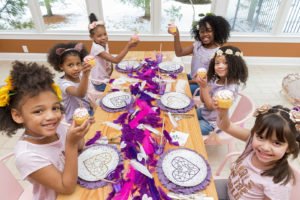 This sweet Dream Catcher themed girl's Valentine's Day Party for kids is full of cute ideas for decorations, desserts, balloons and more! The lovely Galentine's Day tablesetting is playful and fun and will inspire your classroom, home or friends party! #Valentines #ValentinesDay #PartyIdeas #partysupplies #Galentines