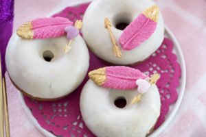 This sweet Dream Catcher themed girl's Valentine's Day Party for kids is full of cute ideas for decorations, desserts, balloons and more! The lovely Galentine's Day tablesetting is playful and fun and will inspire your classroom, home or friends party! #Valentines #ValentinesDay #PartyIdeas #partysupplies #Galentines