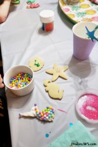 Throwing a Mermaid Birthday Party or Shower and need easy DIY ideas for decorations? We've got you covered with FINtastic ideas for food, supplies, cake, favors, invites and more! #mermaid #mermaidparty #birthday #partysupplies