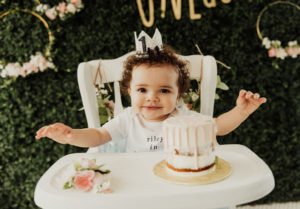 An Alice in ONEderland Party is a great theme for a girl's First Birthday! This whimsical party is full of ideas for decorations, food, cake, centerpieces and more! #onederland #aliceinwonderland #firstbirthday #1stbirthday #partyideas