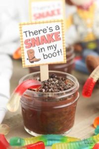 Looking for fun Toy Story Birthday Party Ideas? Here's your ultimate guide to decorations, food, games, favors and more, perfect for this theme that works for a boy or a girl! #ToyStory #toystoryparty #birthdayideas #partysupplies