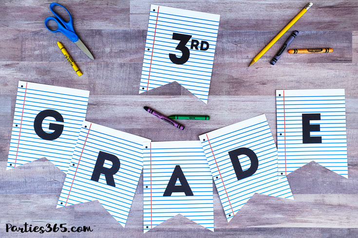 Celebrate Back to School with a notebook paper inspired printable party banner! This free downloadable DIY School Themed Party Banner is the perfect idea for parties, first day pictures or just to add a little fun to the end of summer. #backtoschool #partyprintable #printable #firstdayofschool