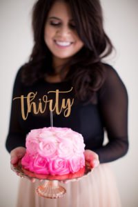 Adult cake smash photo shoots for a milestone birthday are so much fun! You'll adore Deseree's 30th Birthday Photoshoot, full of classy DIY ideas for cake smash pictures to treasure for years to come! #30thbirthday #adultcakesmash #photoshoot #milestonebirthday