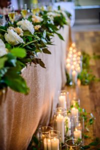 Planning a quinceañera and need ideas for fabulous decorations, themes or dresses? You'll adore this non-traditional emerald green quinceanera with bright colors, dress and lovely centerpieces! #quinceanera #15thbirthday #quinceañera #emeraldgreen #birthdayideas