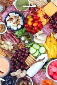 These Meaty Fall Appetizers are the perfect party foods and snacks for a crowd! Find the best autumn appetizer recipes for entertaining, right here! #appetizers #partyfood #fallrecipes #entertaining