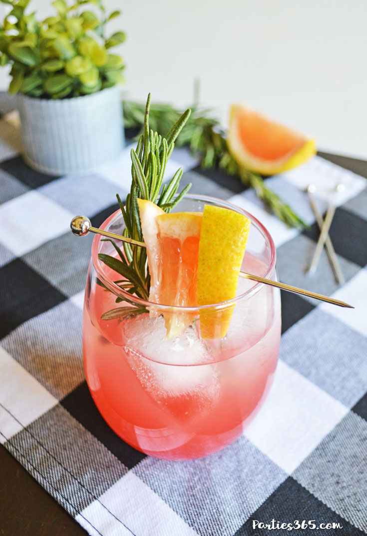 grapefruit gin fizz cocktail