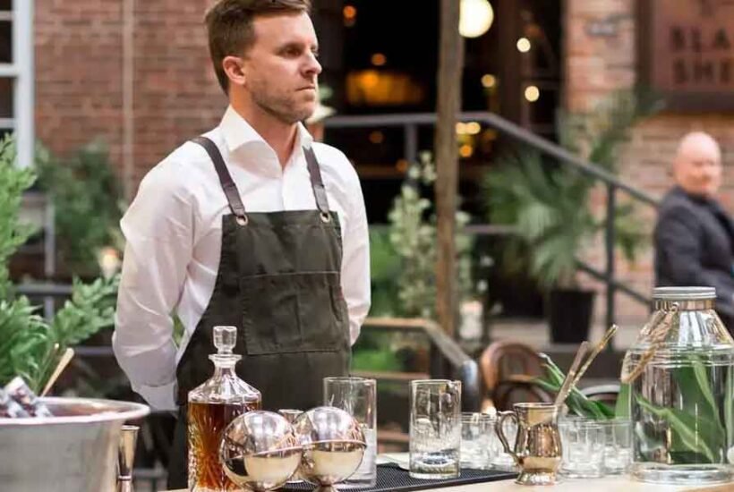 How Bar Services Can Enhance Your Private Party