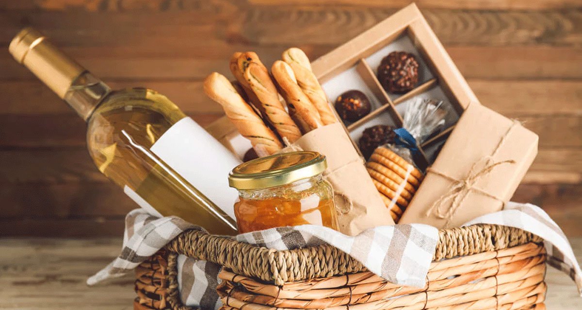 Thoughtful Wine Gift Basket Ideas for Parents and Family Gatherings
