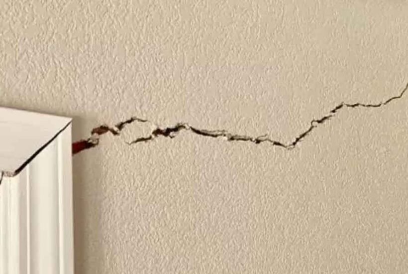 A Homeowner’s Guide to Identifying Early Signs of Structural Vulnerability