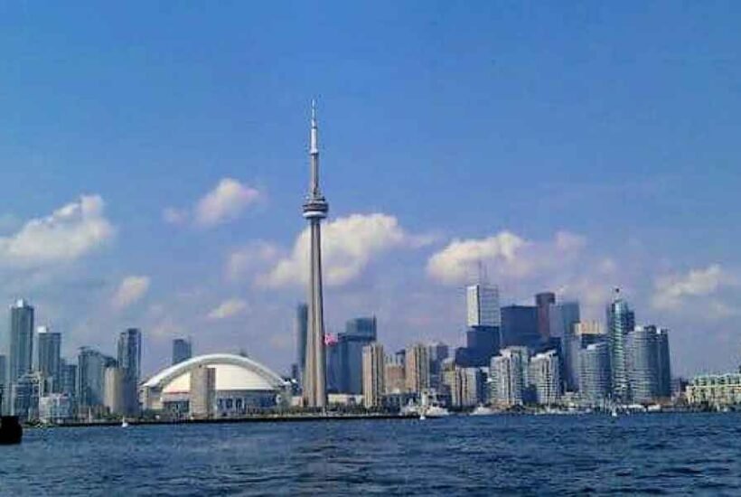 How to Navigate a New City Like a Local During an Extended Visit