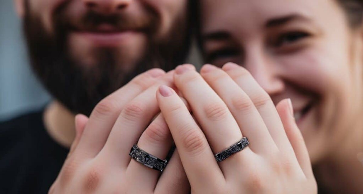Why Black Rings Are Trending in Men’s and Couples Jewelry