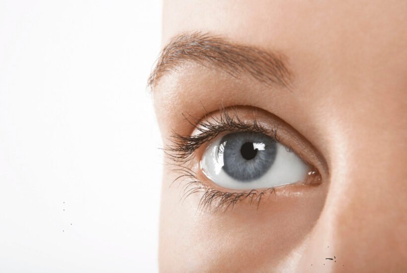 how-droopy-eyelids-affect-your-appearance-1