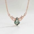 why-a-moss-agate-necklace-makes-a-meaningful-gift-1