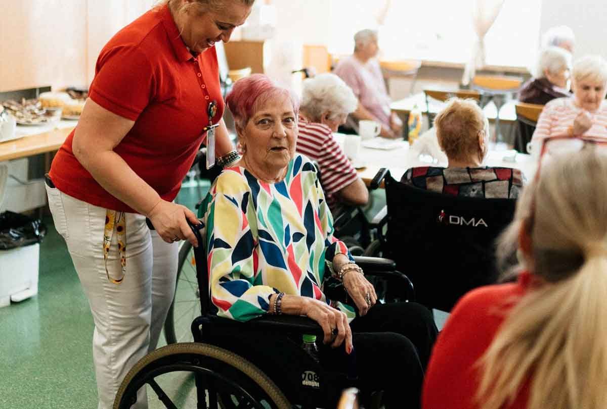 12-Questions-to-Ask-Before-Moving-into-Assisted-Living