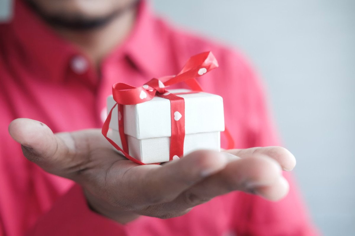 6-personalized-birthday-gift-ideas-that-celebrate-1