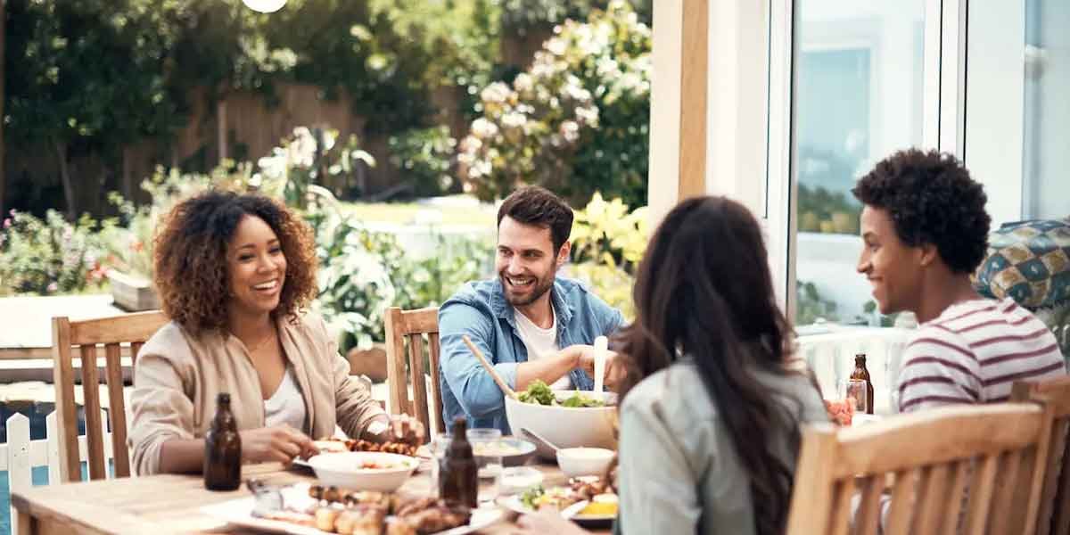How to Host a Flawless Housewarming Party After an Interstate Move