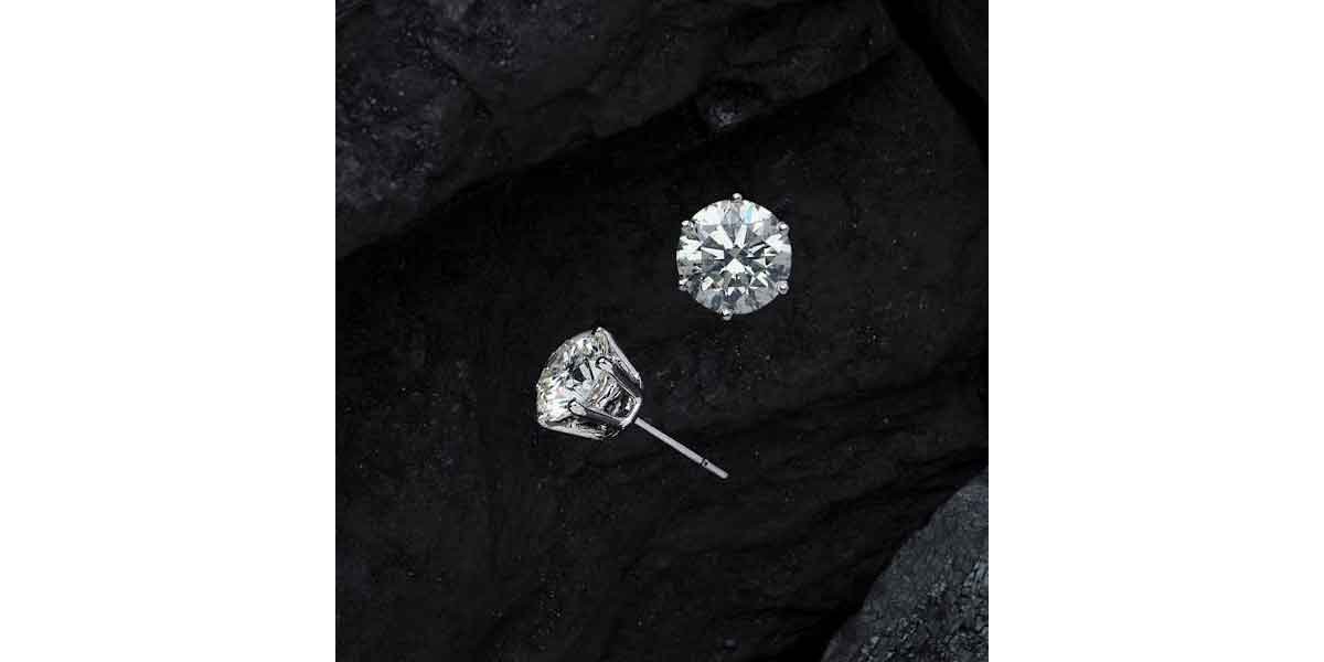 Stud vs. Drop: Choosing the Best Diamond Flower Earrings