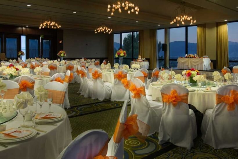 Buying Domestic Versus Imported Wholesale Tablecloths