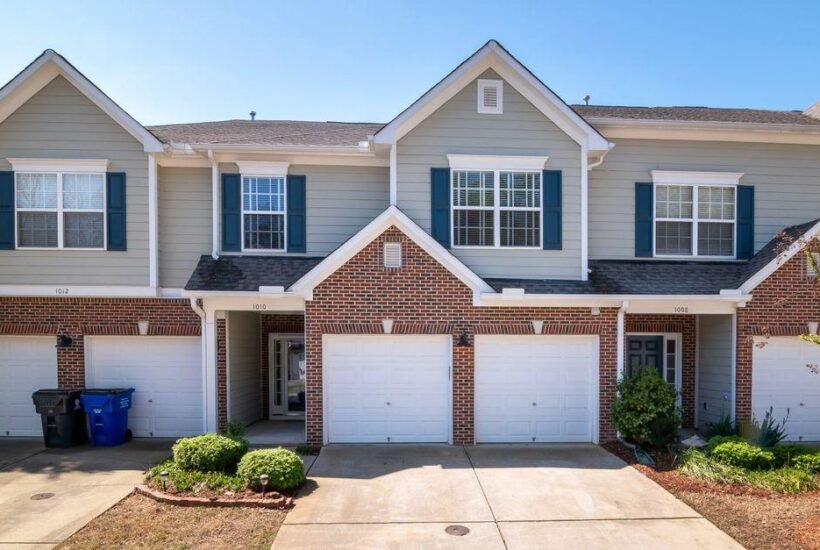 simple-ways-to-prevent-a-garage-door-headache-1