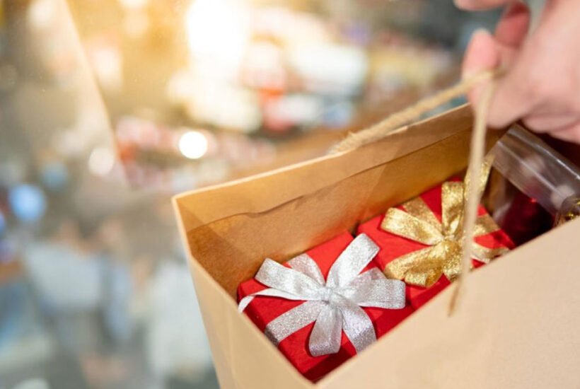 How Do First Impressions Start Before the Gift Is Opened