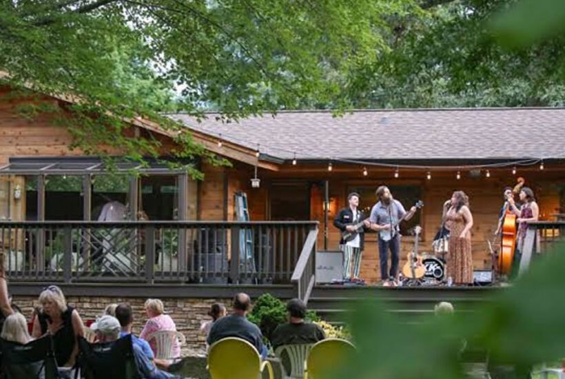 How to Prep Your Backyard for the Ultimate Summer Party