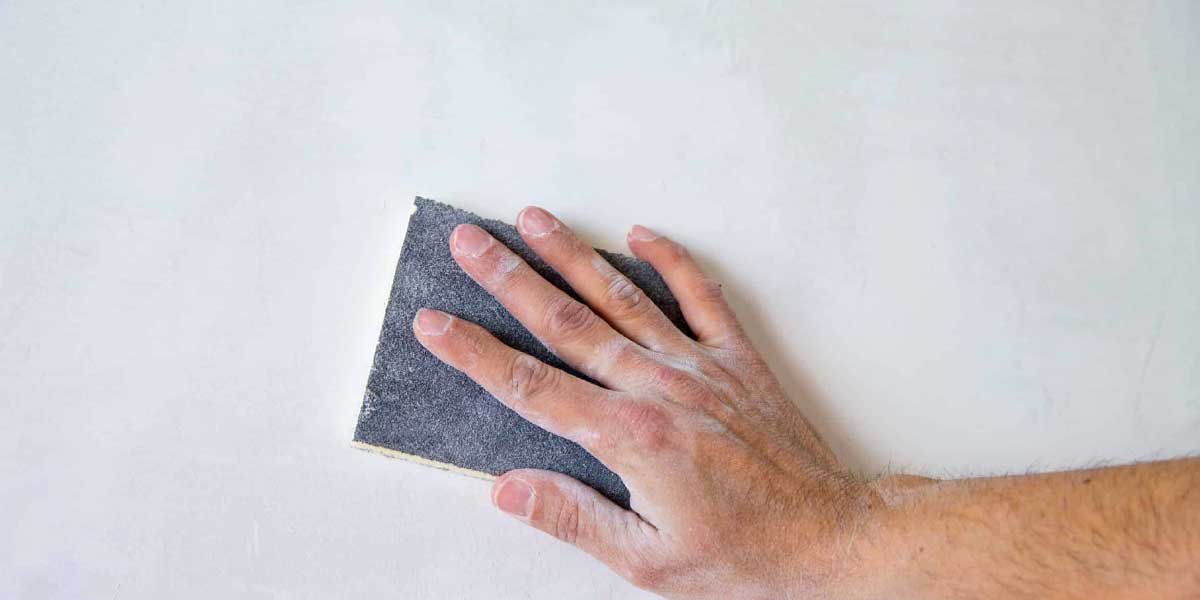 Sanding-Walls-Before-Painting