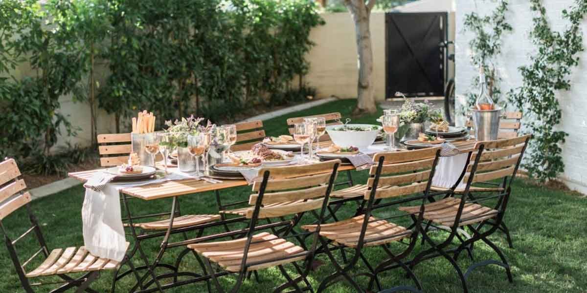 How to Host a Beautiful Alfresco Dinner Party at Home