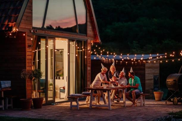 how-landscape-lighting-can-transform-your-backyard-1