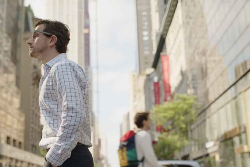 7 Practical Travel Gadgets for People Who Like to Pack Light